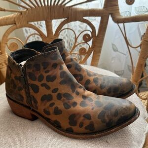 Liberty Black Cheetah / Leopard Print Leather Ankle Booties - 🐆